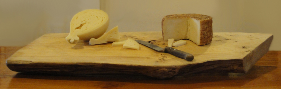 Agriturismo la Candina del Nonno | Il Tagliere con i formaggi: Caciocavallo Podolico e Pecorino Laticauda