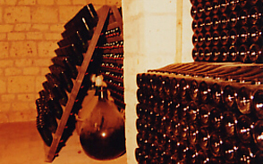 La Cantina del Nonno | Il Sigillo - il nostro Fiano Spumante Metodo Classico - dal 'riposo' al remuage